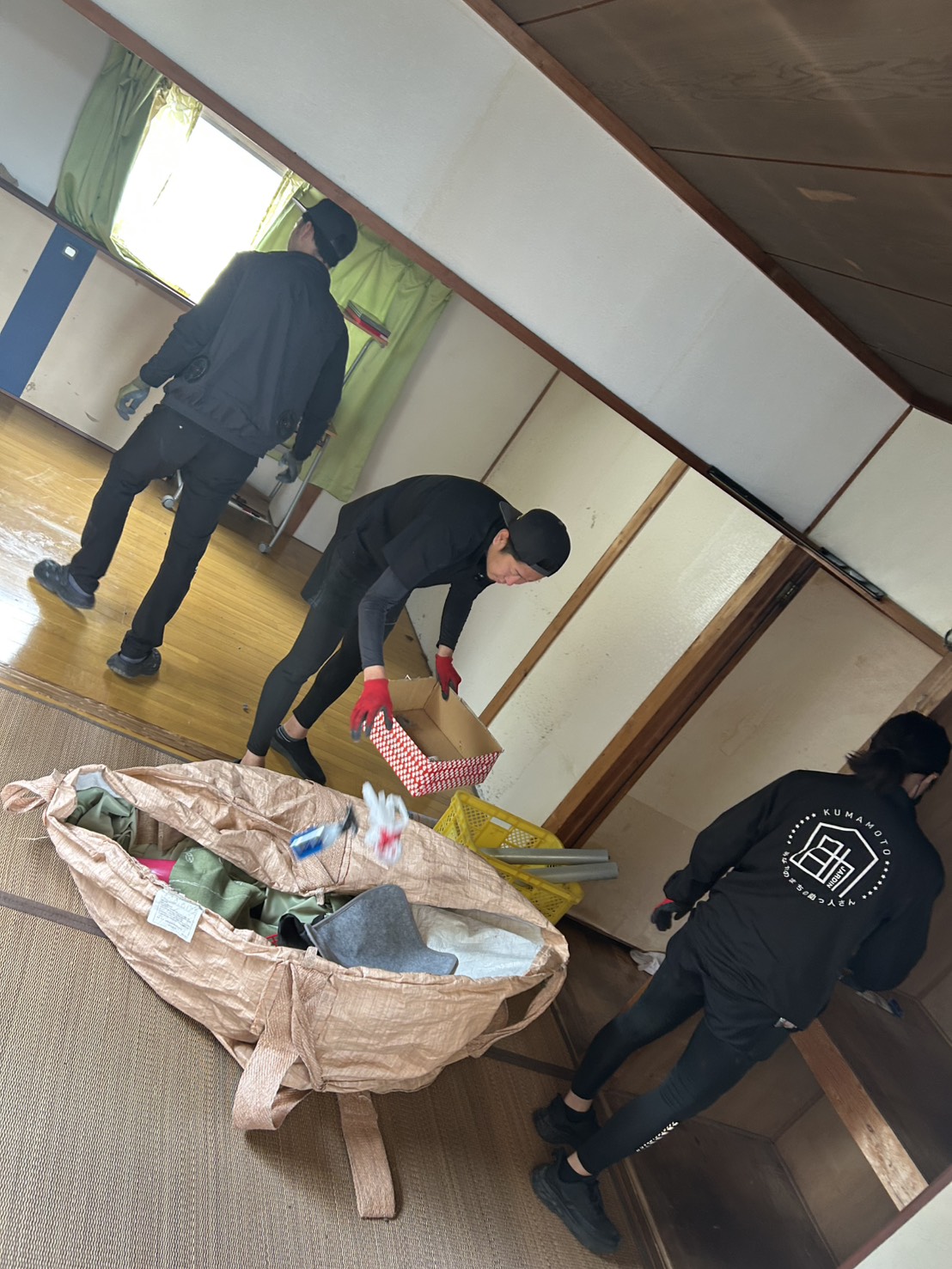 熊本市西区二本木で残置物処分作業を行いました